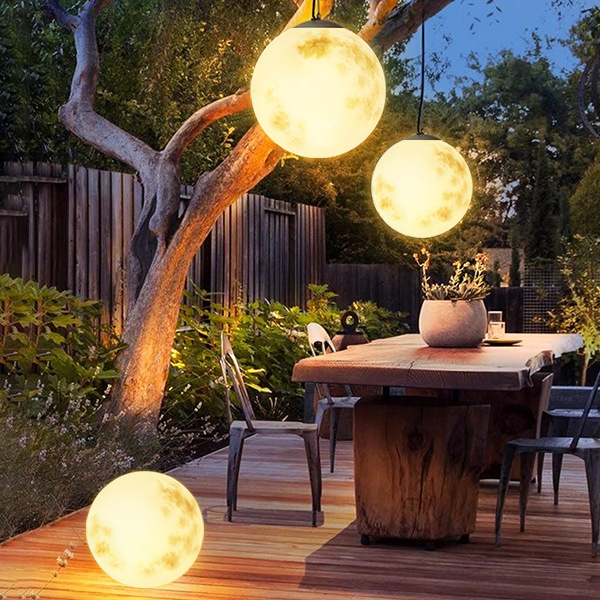 LED-owa lampa ogrodowa wisząca w kształcie księżyca