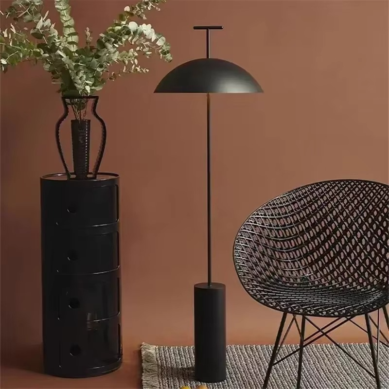 Lampa podłogowa LED z cylindryczną podstawą
