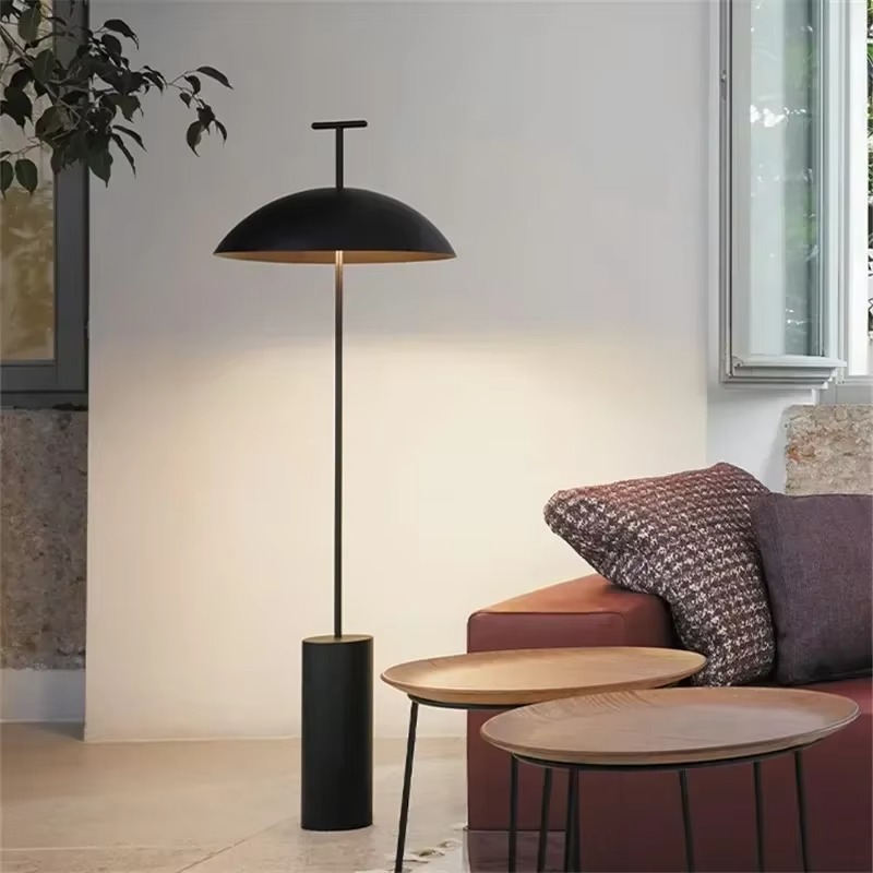 Lampa podłogowa LED z cylindryczną podstawą