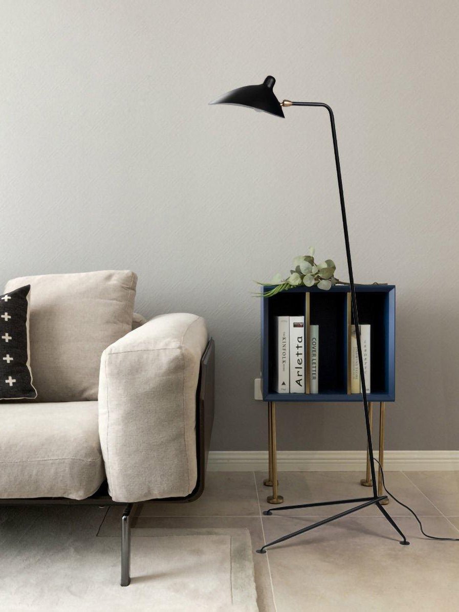 Minimalistyczna lampa stojąca inspirowana stylem vintage
