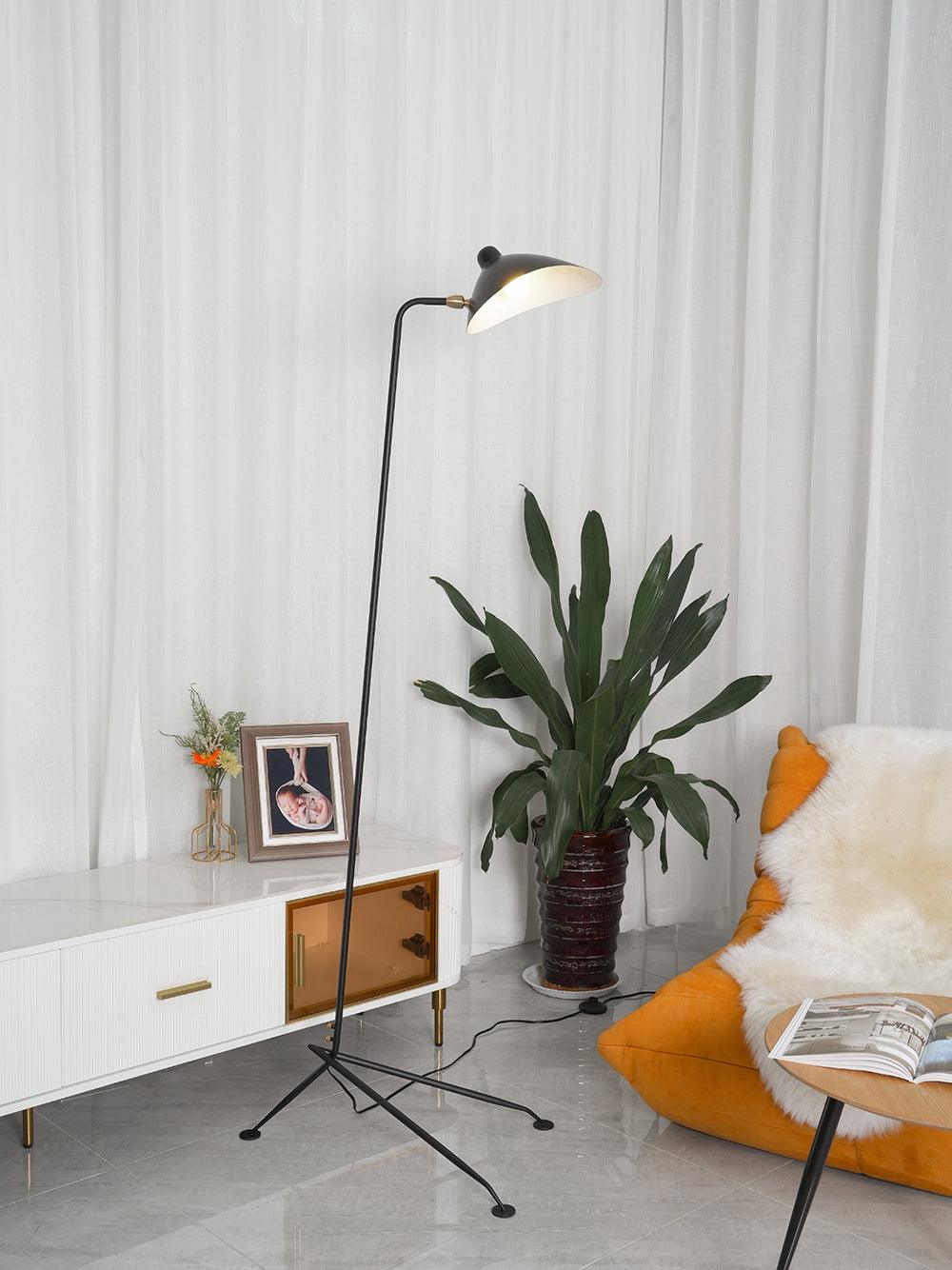 Minimalistyczna lampa stojąca inspirowana stylem vintage