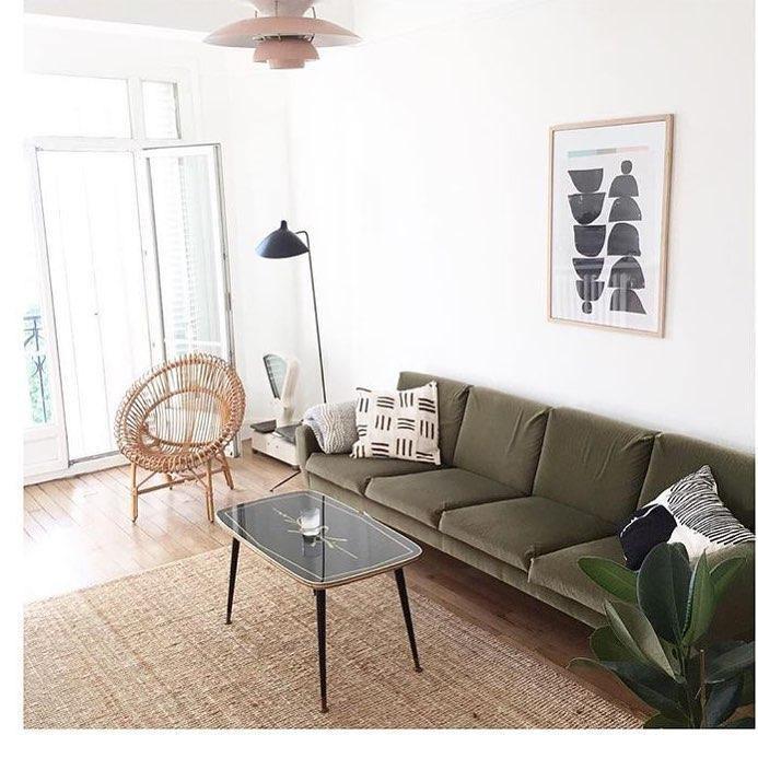 Minimalistyczna lampa stojąca inspirowana stylem vintage