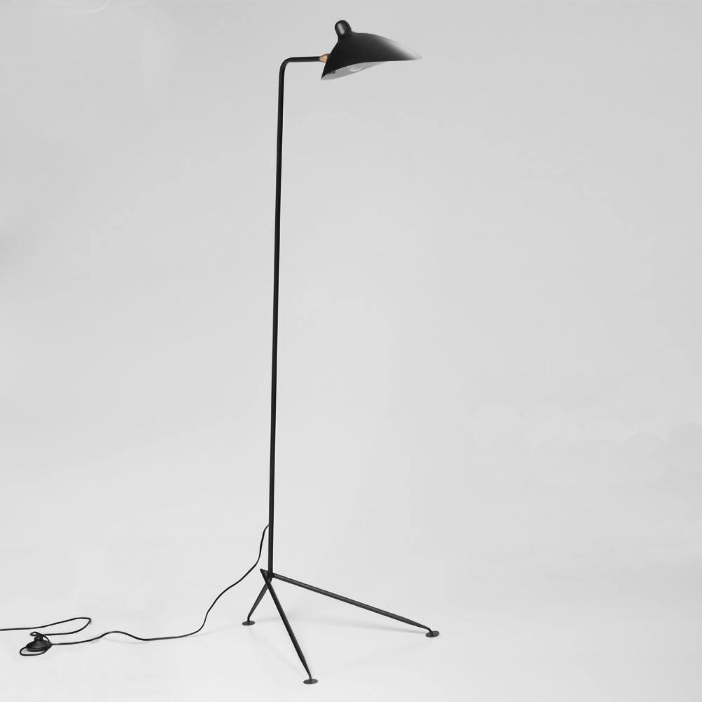 Minimalistyczna lampa stojąca inspirowana stylem vintage